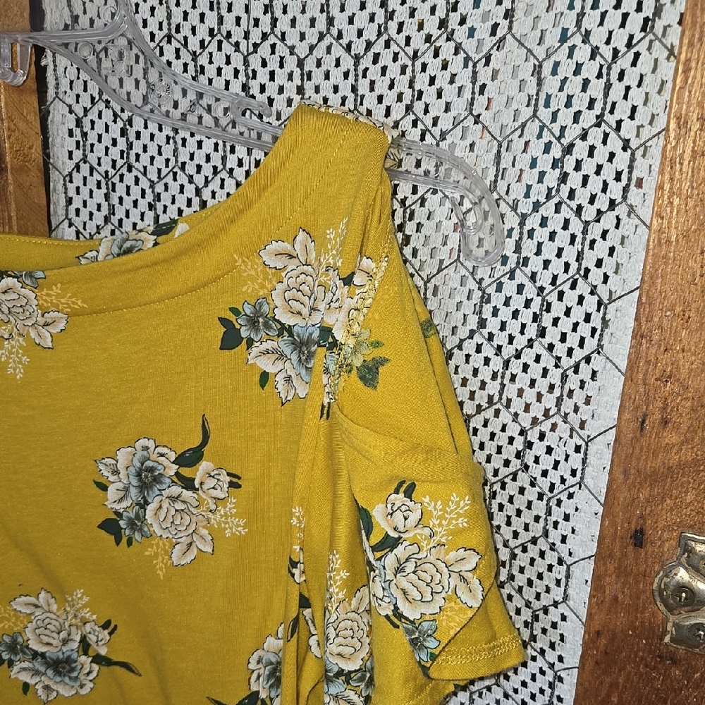 Floral Yellow Women's Top with Open Shoulders Size Small-Loft-FC - Picture 3 of 5